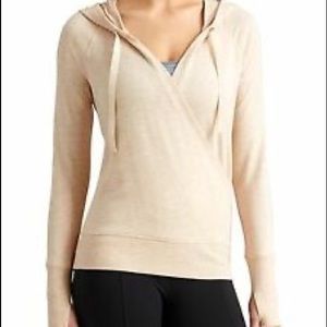 Athleta Inner Twist Yoga Hooded Pullover